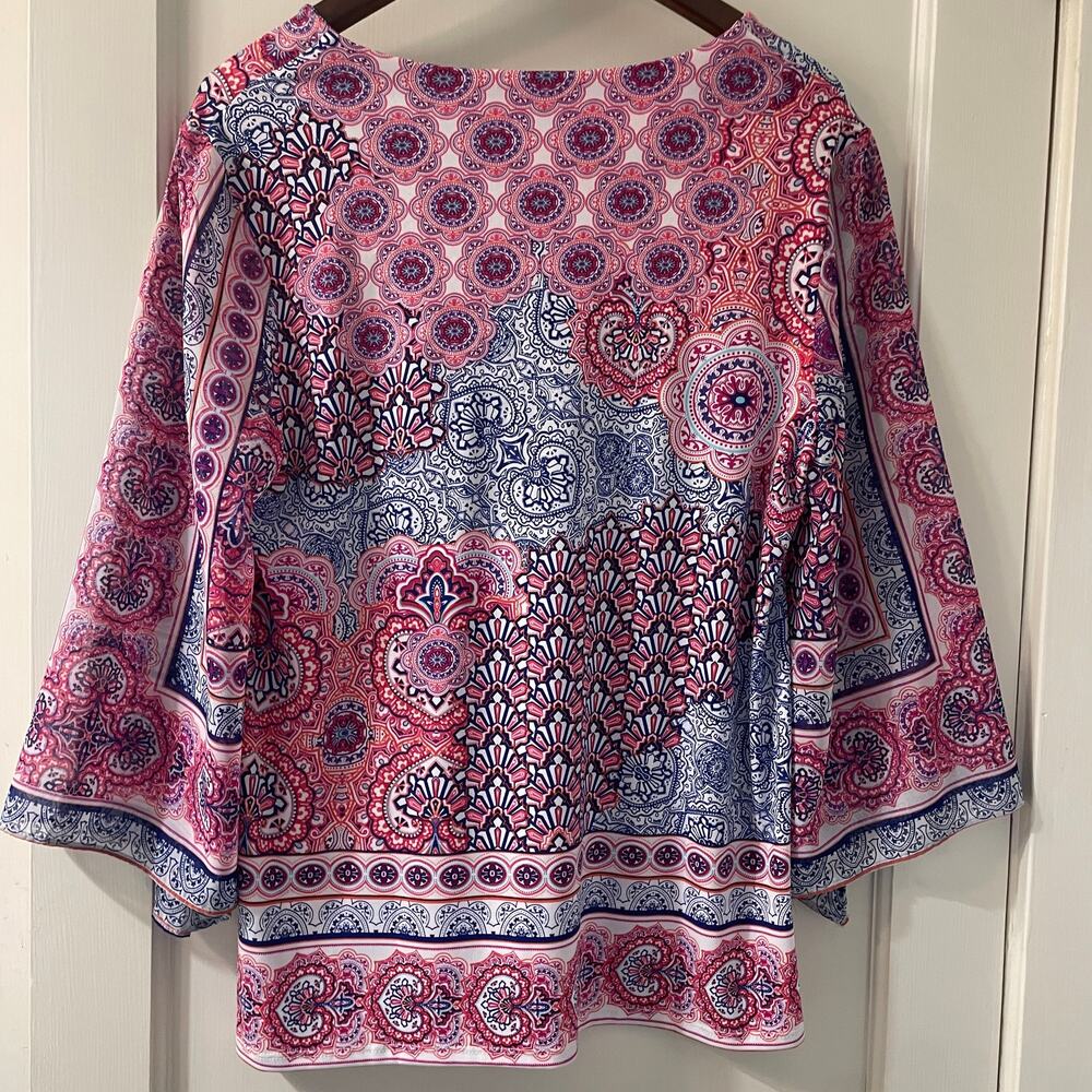 Chico's Tile Print Kimono-Sleeve Blouse Size 1 Medium V neck and bell sleeves - Picture 3 of 7